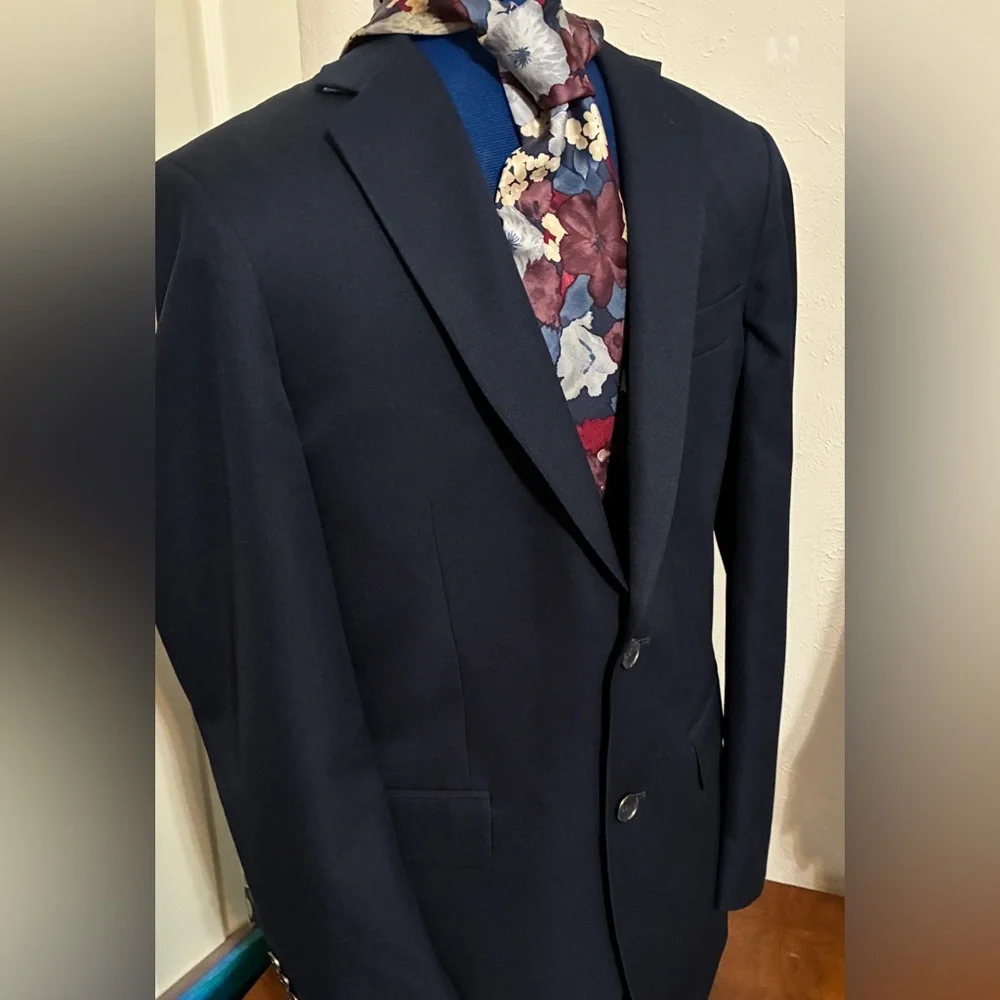 Saddlebred Classic Navy Men's Blazer Size 36R Excellent condition. 2 Button